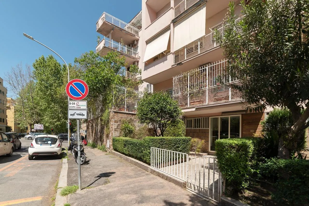 Piazza Bologna Terrace Apartment Rom