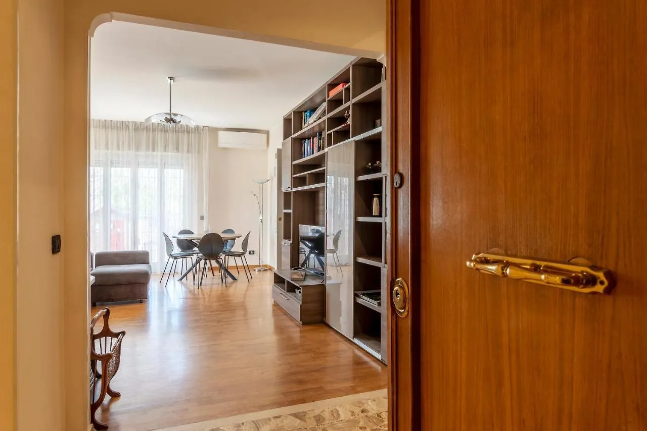 Piazza Bologna Terrace Apartment Rom Italien